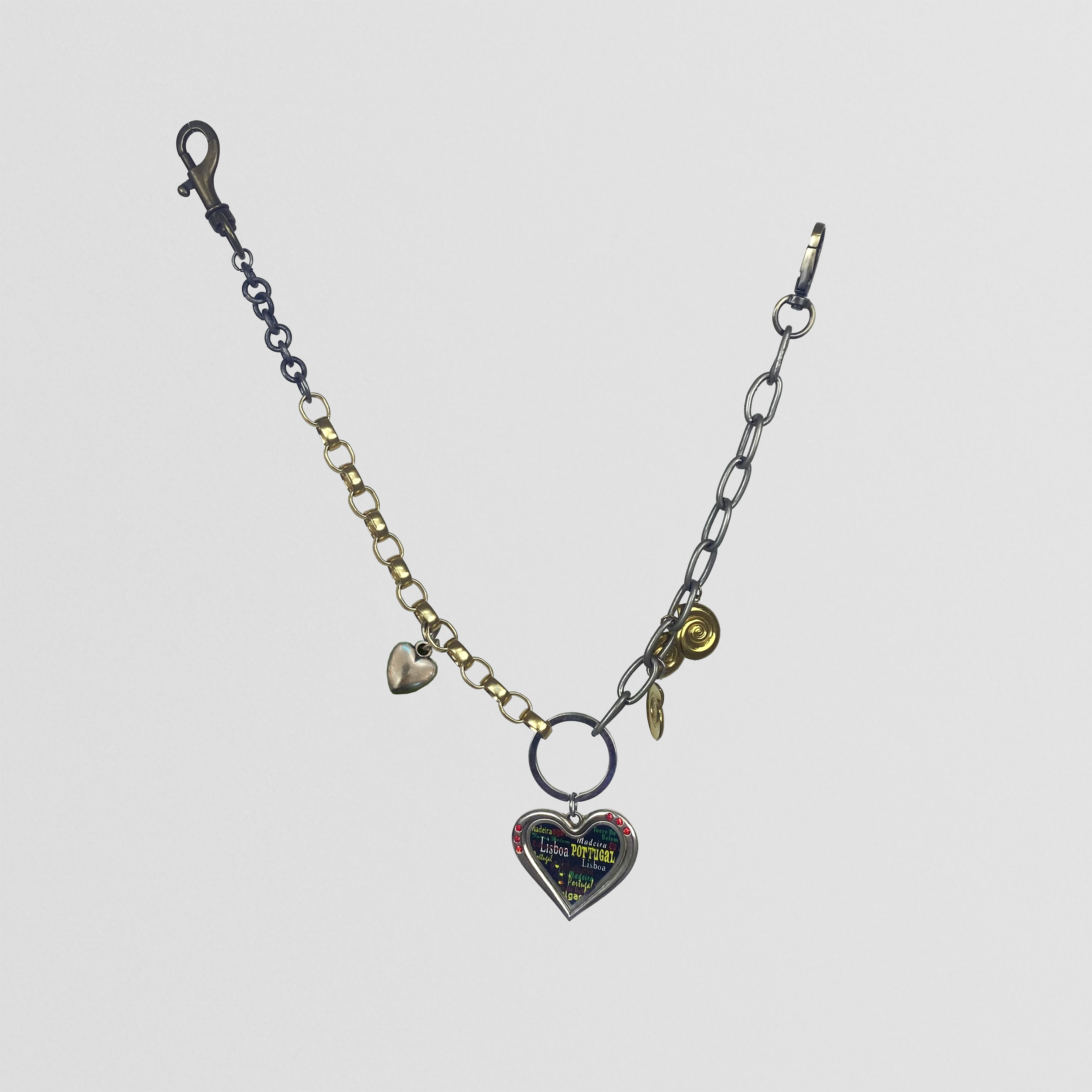 SOMETHING IS COOKING collier