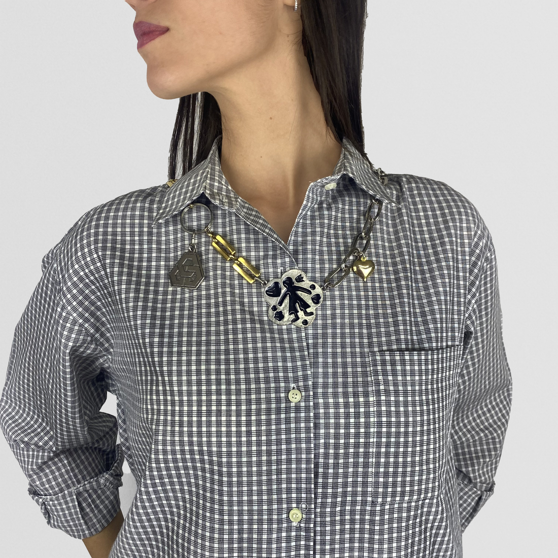 SOMETHING IS COOKING collier