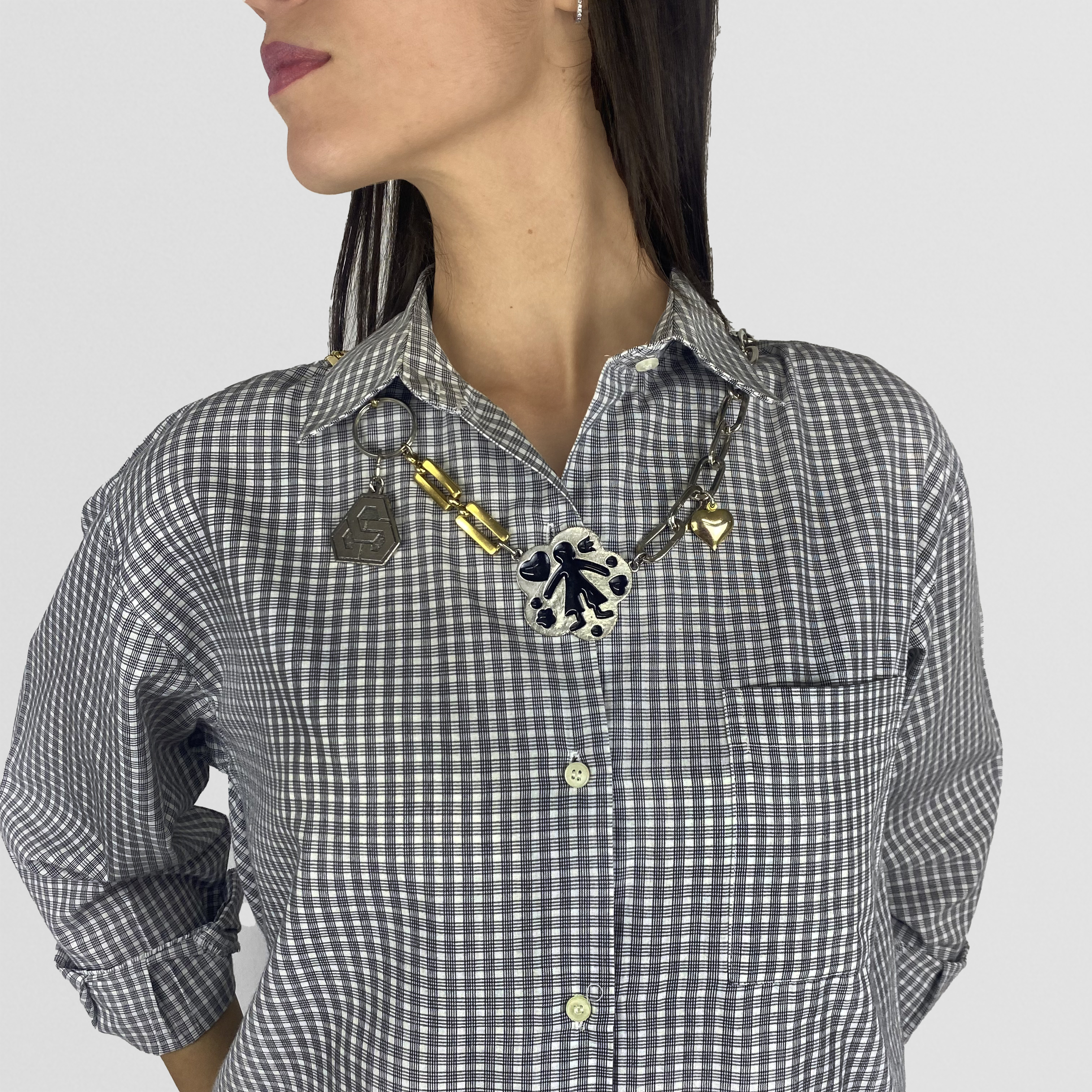 SOMETHING IS COOKING collier